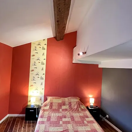 Maison De Village Pleine De Charme, 7 Couchages بيت للعطل