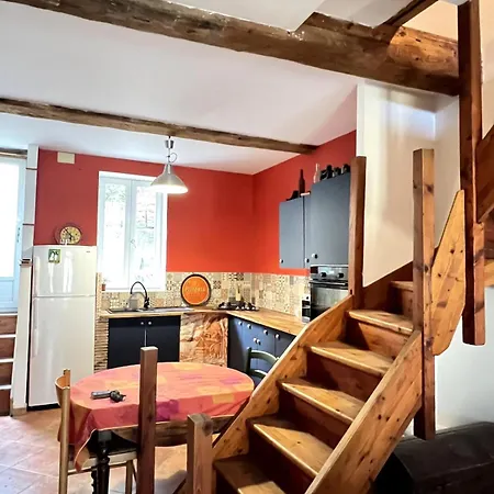 Maison De Village Pleine De Charme, 7 Couchages بيت للعطل